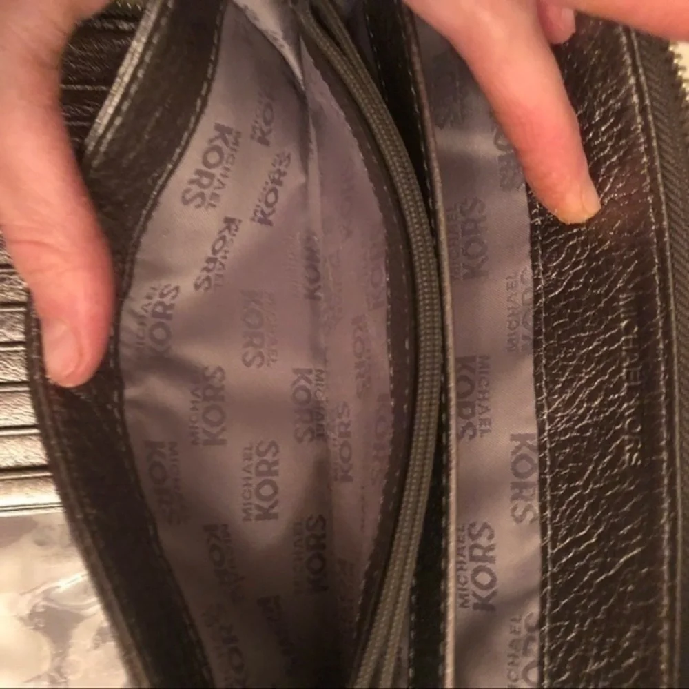 Michael kors silver leather metallic wristlet clutch wallet bag